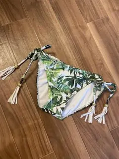 MURUA ボタニカル柄 ビキニ パンツ 水着のサムネイル