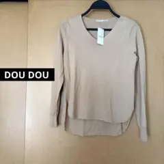 ドゥドゥdoudou ベージュ Vネック 長袖トップスのサムネイル
