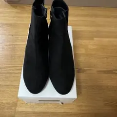 ブラックスエード風ジッパーショートブーツのサムネイル