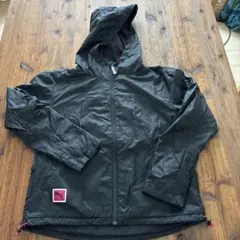 Puma フード付きブラックジャケット 150cm
