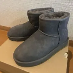 新品　UGG ムートンブーツ　ショート　グレー　サイズ7 クラシックミニ