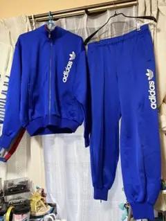 アディダス　adidas セットアップ　上下　サイズ違い