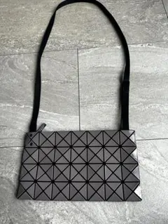 BAO BAO ISSEY MIYAKE ショルダーバッグ グレーのサムネイル