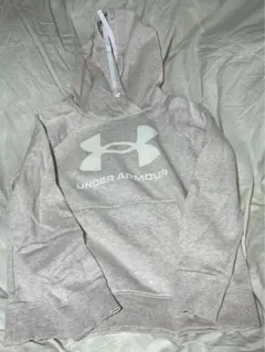 UNDER ARMOUR パーカーグレー フード付き