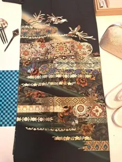 未使用❇️有名作家　螺鈿金彩刺繍　　 黒留袖　比翼仕立て　５つ紋　フルセットのサムネイル