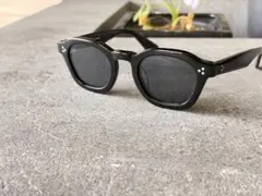 akila サングラス