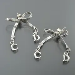 美品 クリスチャンディオール ピアス シルバー リボン ロゴ 両耳 アクセサリー