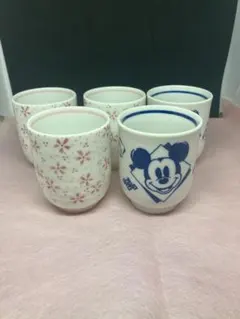 ミッキーマウスと桜柄湯飲み5個セット
