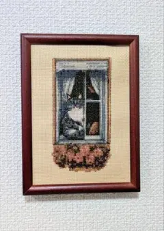 刺繍アートフレーム　窓辺の猫のサムネイル