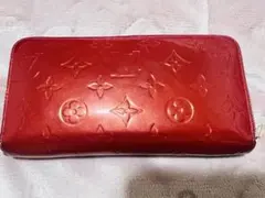 Louis Vuitton エナメルレザー 長財布 レッド