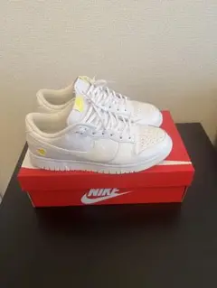 Nike Dunk low yellow heart