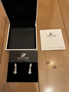 高級 SWAROVSKI スワロフスキー ピアス レディース ファッションのサムネイル