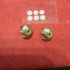 PiPPi 貼るピアス