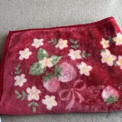 マザーグース　いちご柄赤毛布 100×140cm