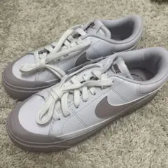 NIKE新品タグ付きウィメンズコートレガシースニーカー23.5cm