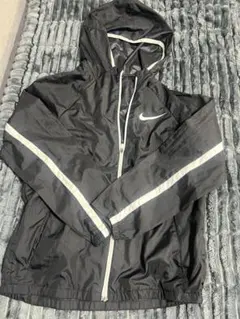 Nike ブラック ナイロンジャケット 子供M