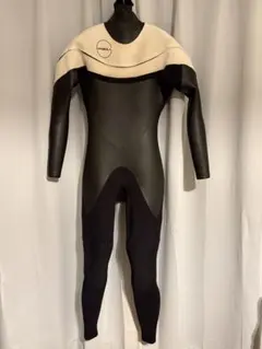 セミドライスーツ