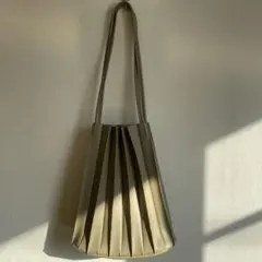カーキ　プリーツデザイン トートバッグ