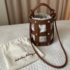 Salvatore Ferragamo バケットバッグ ブラウン
