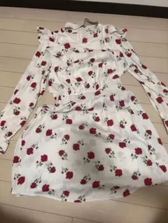 GU ローズ柄 長袖ワンピース