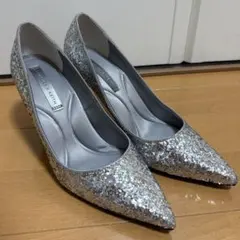 CHARLES & KEITH グリッターパンプス　シルバーのサムネイル