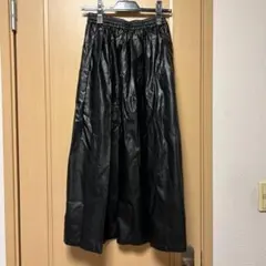a.v.v 合皮スカート (黒色 ・ Sサイズ)