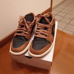 NIKE WMNS AIR JORDAN 1 LOW 9