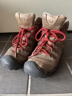 難あり格安⭐︎KEEN ピレニーズ　24.5 登山靴・トレッキングシューズ