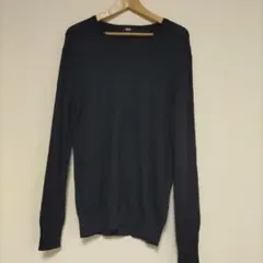 UNIQLO　ダークネイビー Vネック長袖ニット