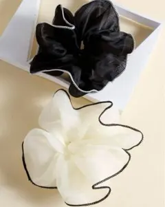 【新品未使用】韓国トレンド♡大きめシュシュ２個セット♡髪飾り♡ヘアゴム