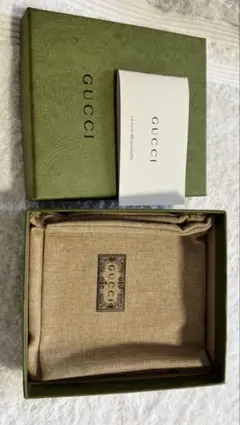 GUCCI グッチ 空箱 保存袋 ケアカード付き 財布用 ギフトボックスのサムネイル
