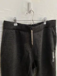 【新品】UNIQLO ウルトラストレッチドライスウェットパンツ ダークグレーXL