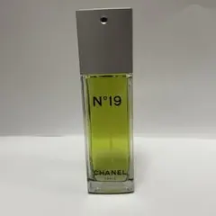 y*u様 CHANEL No19 香水 100ml
