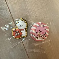 くら寿司BT21 RJキーホルダーとCooky缶バッジセット