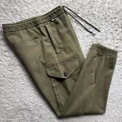 ★現行モデル★ HUGO BOSS カーゴ ジョガーパンツ トルコ製 カーキのサムネイル