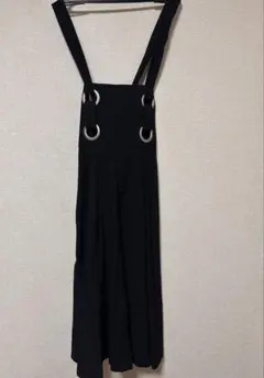 黒 サロペットスカート
