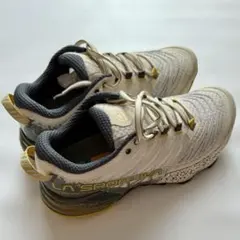 Item thumbnail for item acb570ca-5f8b-4e51-be28-7bc974e4c58f