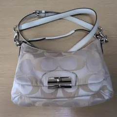 COACH ショルダーバッグ 14902 斜め掛け ホワイト シグネチャー - メルカリ