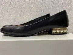 ニコラスカークウッド 黒フラットパンプス パールヒール 36.5のサムネイル
