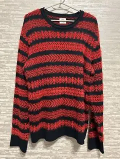 Coen 赤と黒の編み込み模様セーター