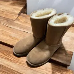 【未使用】UGG クラシック ショート ブーツ　23cm chestnut
