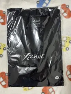 INI XQUARE Tシャツのサムネイル