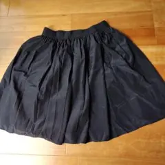 フレアースカート　ブラック　サテン　光沢　Ｌサイズ