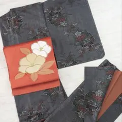 【しつけ糸付き新品未使用】本場大島紬 雪輪に花 正絹 袷 身丈161裄63 しつけ糸付き新品未使用】本場大島紬 雪輪に花 正絹 袷 身丈161裄63