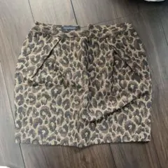 ヒョウ柄ミニスカート