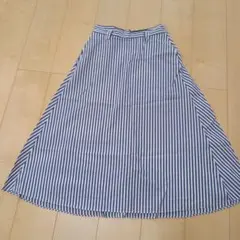 青と白のストライプ フレアスカート