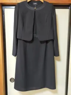 ブラックジャケットとドレスのセット　サイズ15AR