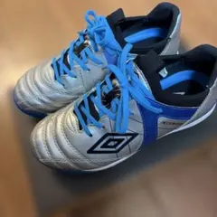 UMBRO ACCERATOR サッカーシューズ シルバー ブルー　19cmのサムネイル