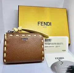 定価100,000！ FENDI ピーカブー マイクロ 三つ折り財布 公式完売品