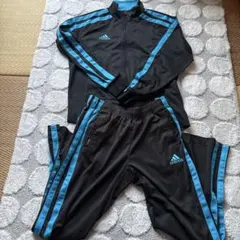 adidas ブラック/ブルー ジャージセット
